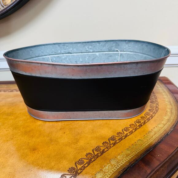 Farm Fresh Christmas Trees Spruce Pine Cedar Metal Tin Oval Planter Gift Bucket - Picture 4 of 7